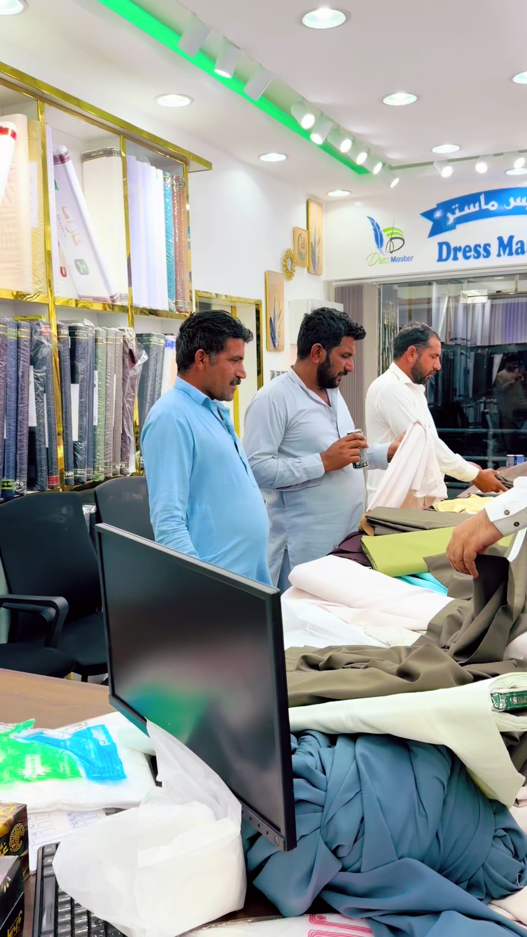 @Dress Master