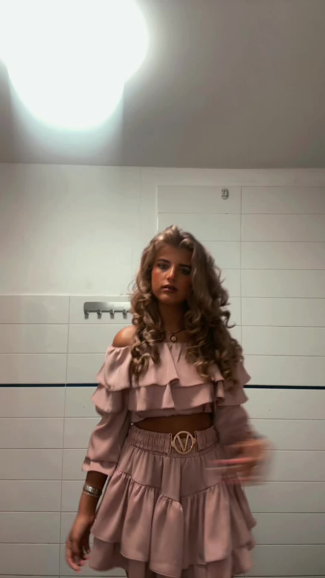 @loressaquilligan