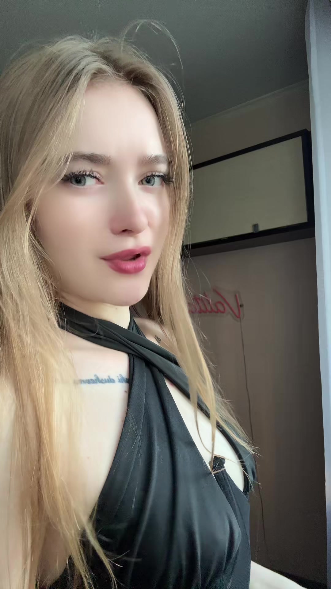 @888