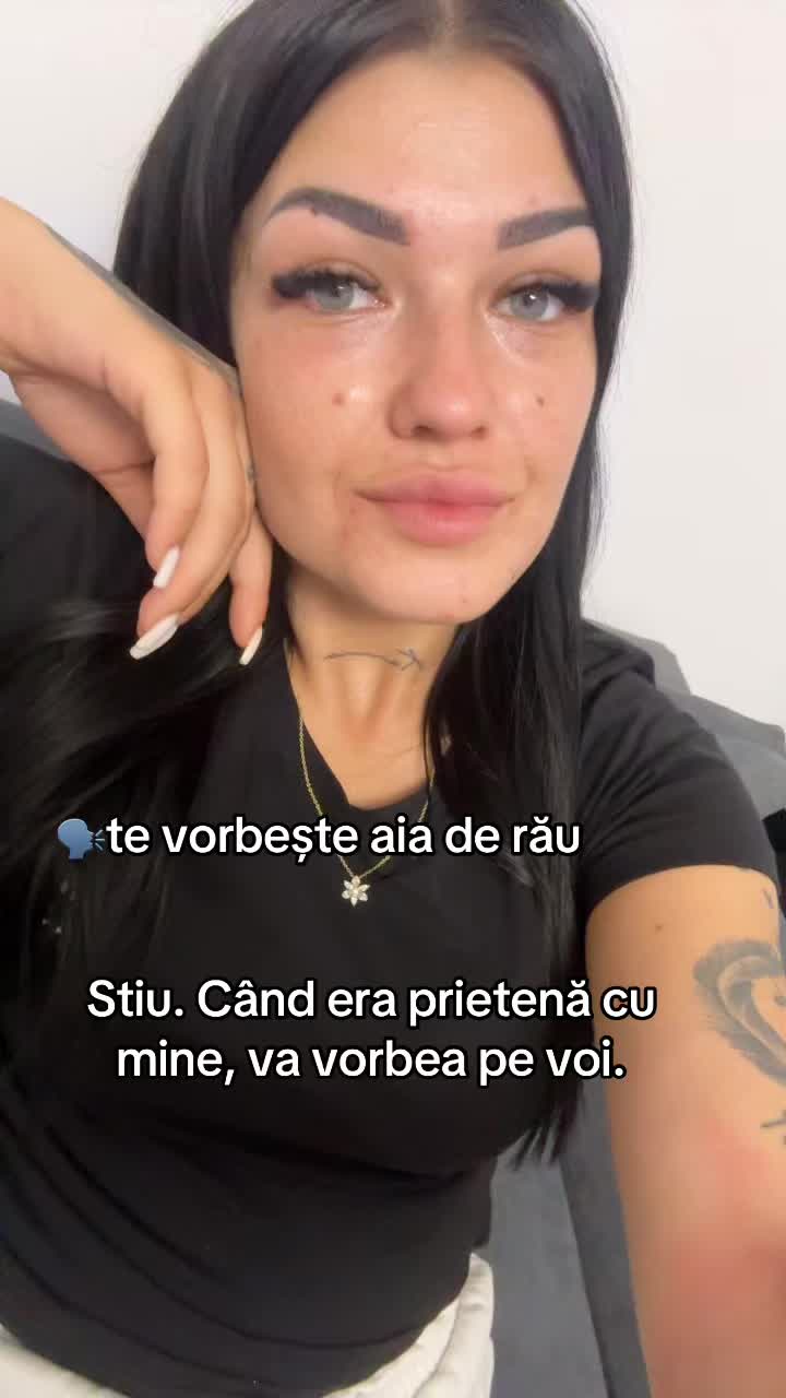 @Elena🧸