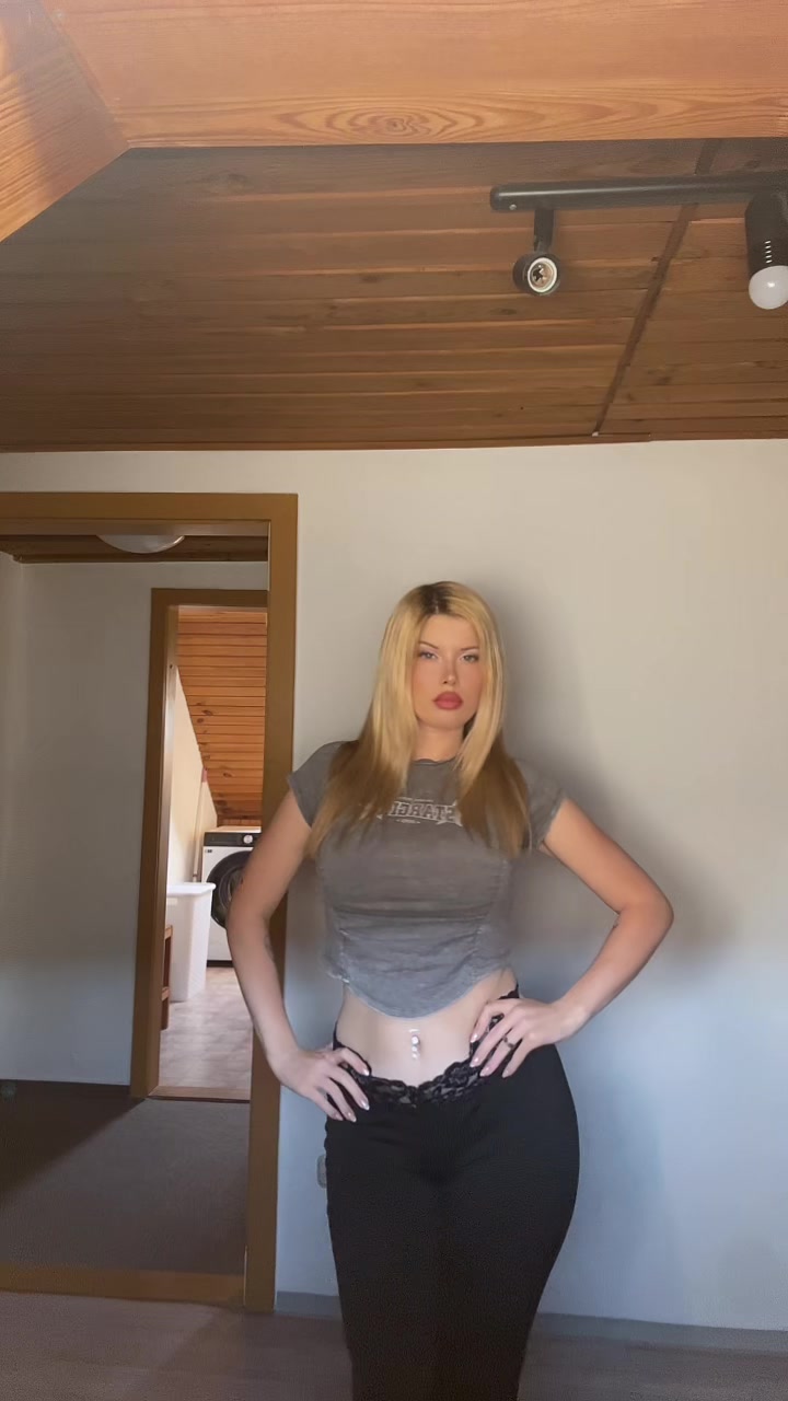 @Anna Rosé