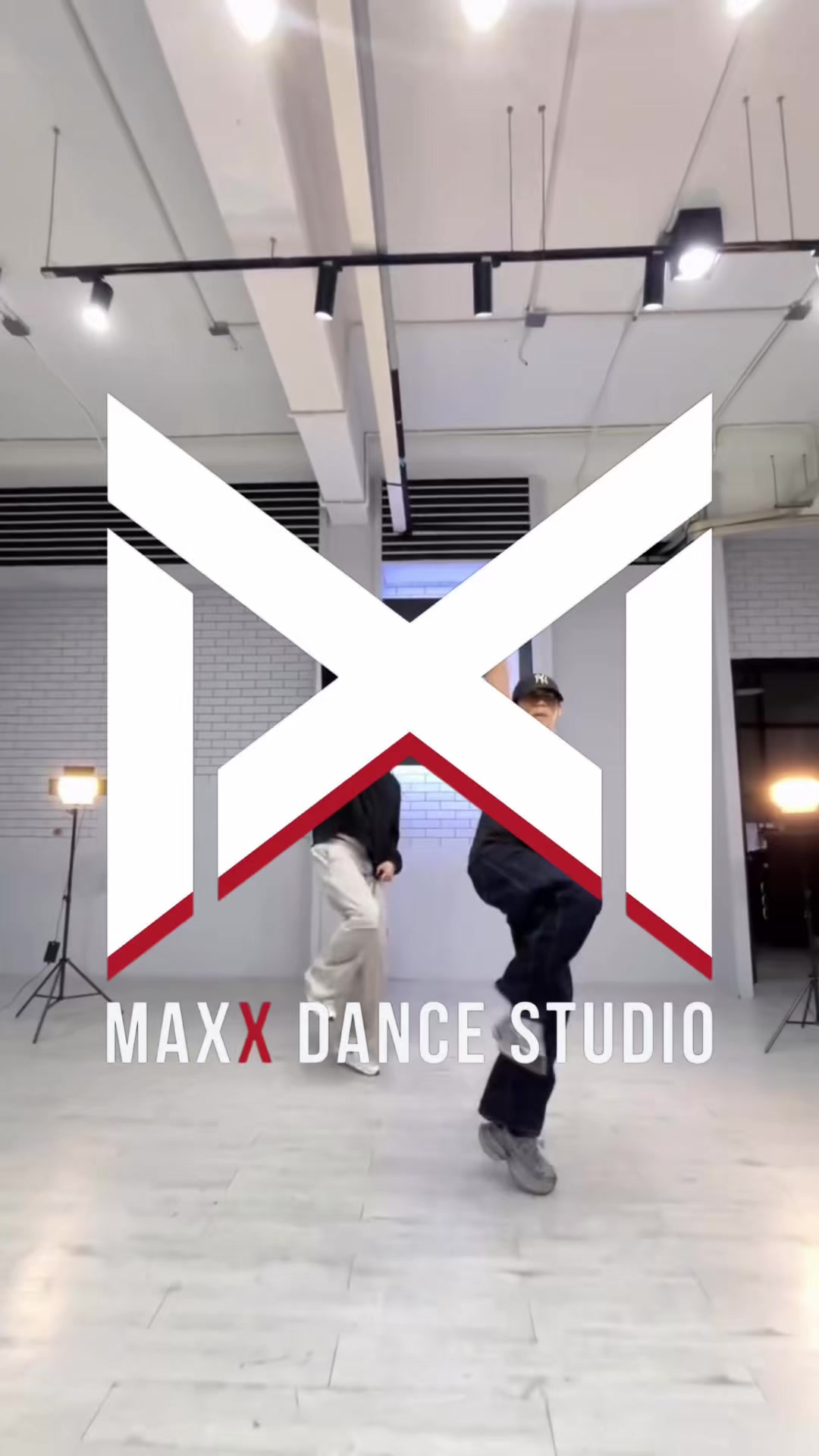 @MAXXDANCESTUDIO