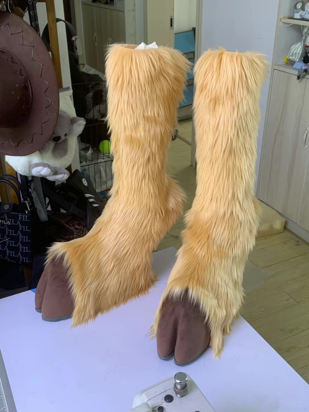 @Alicefursuitstudio