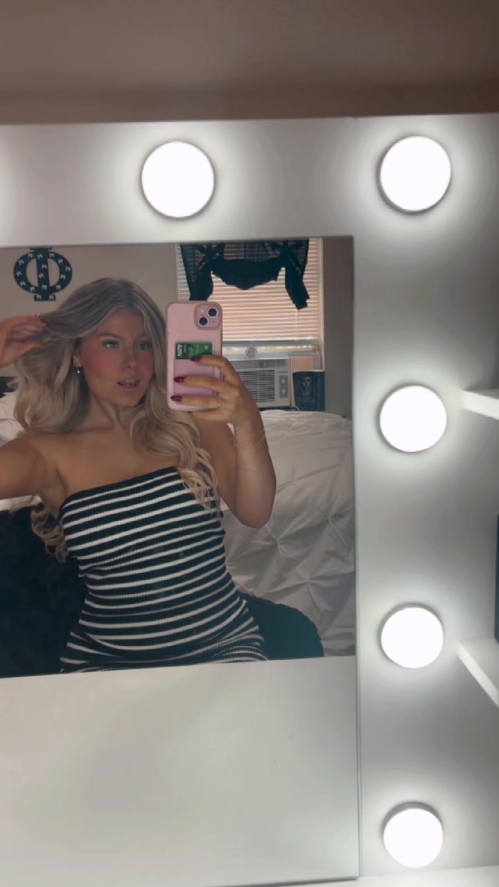 @juliamackeyy