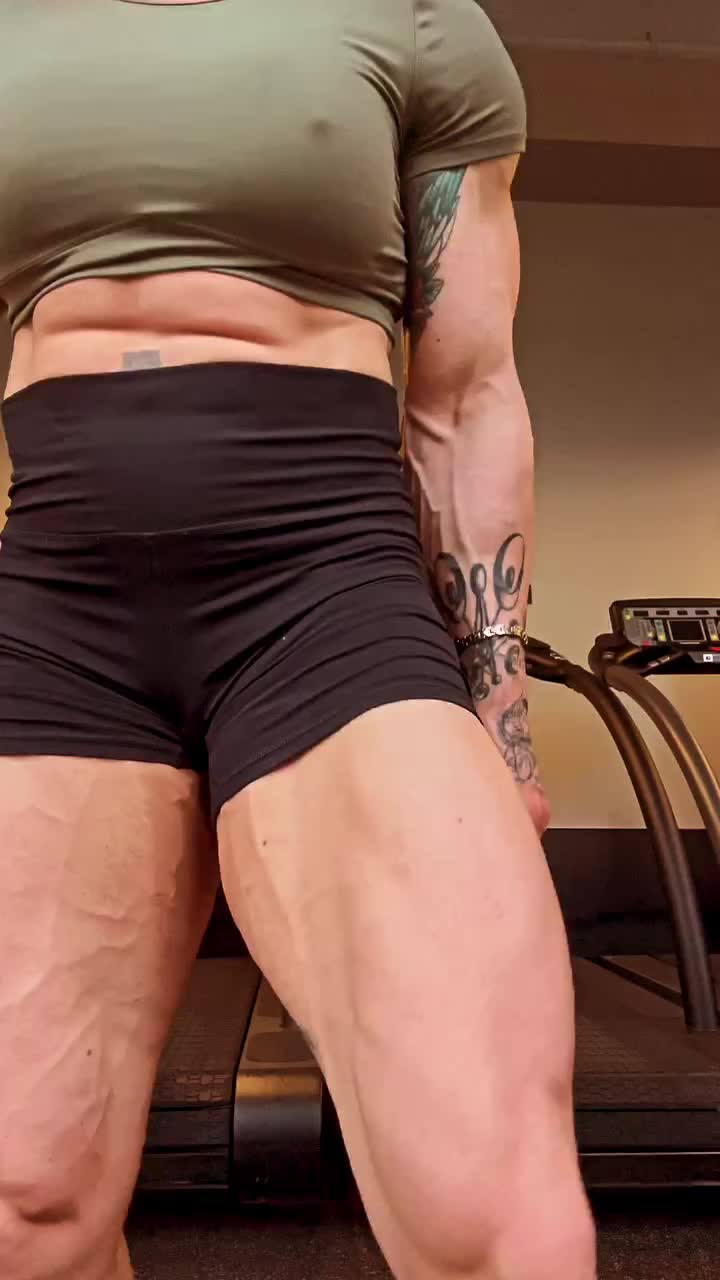 @musclegirl