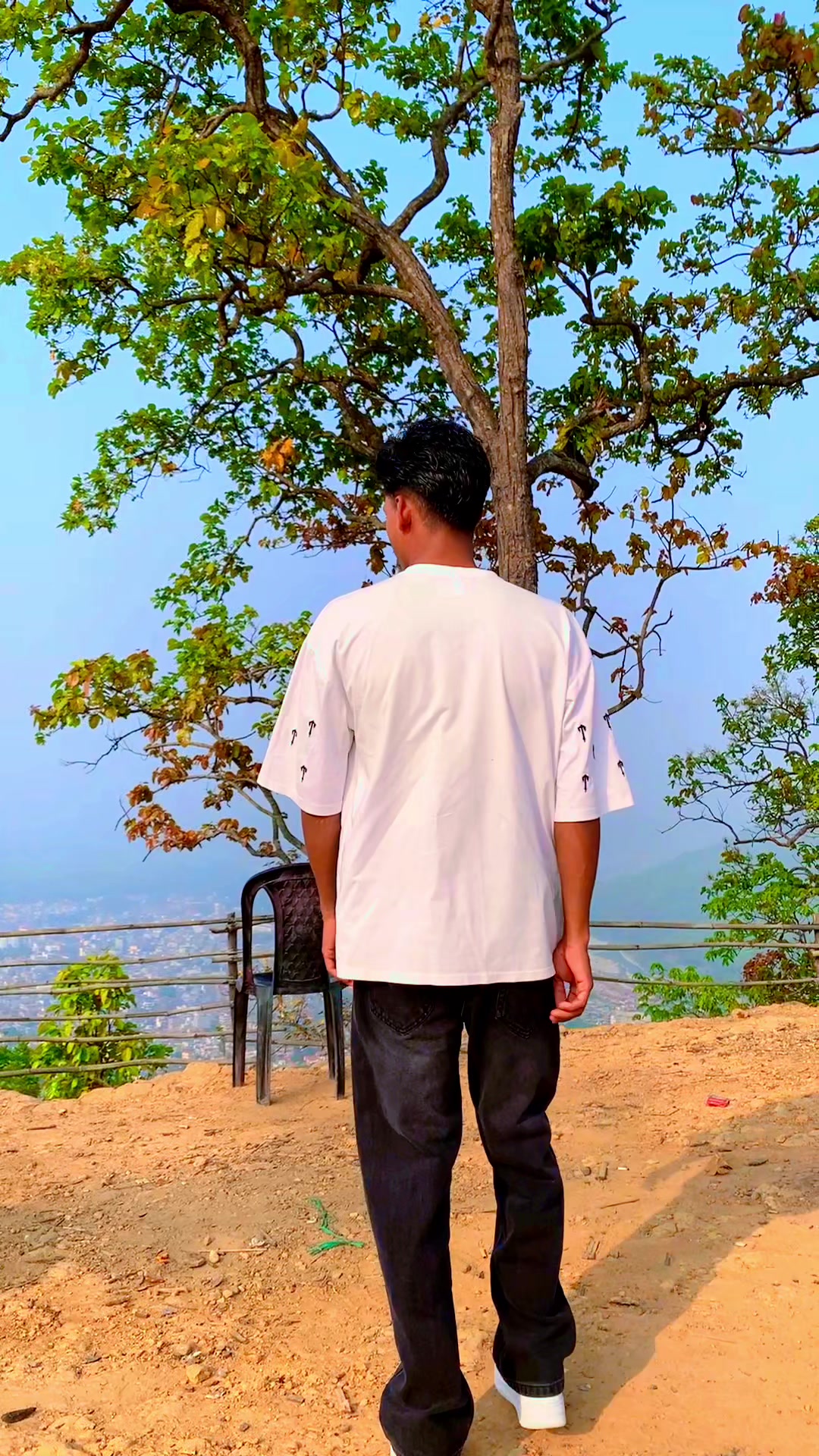 @दिपक तामाङ 