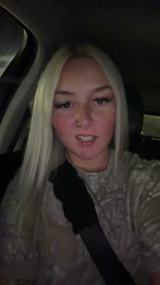 @whatthehellie02