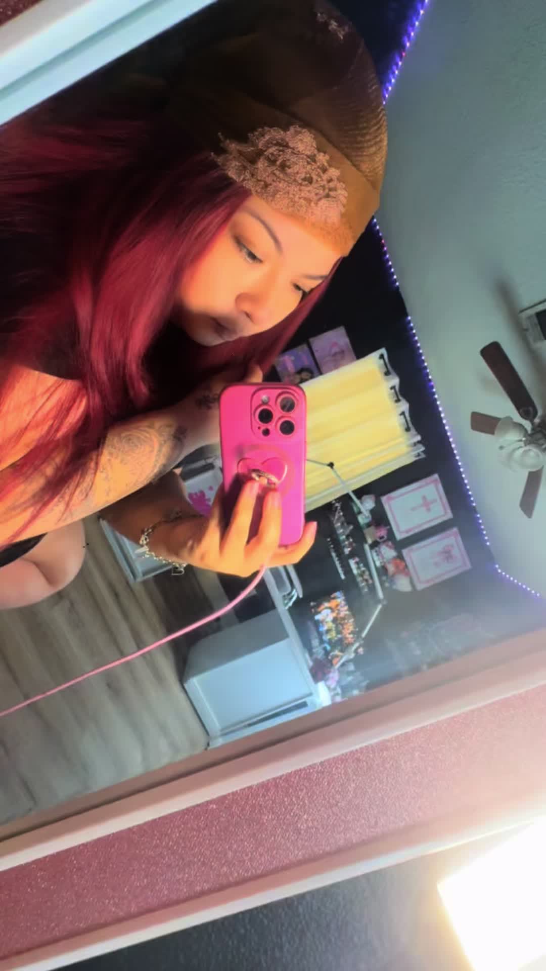 @_baddienailsxo