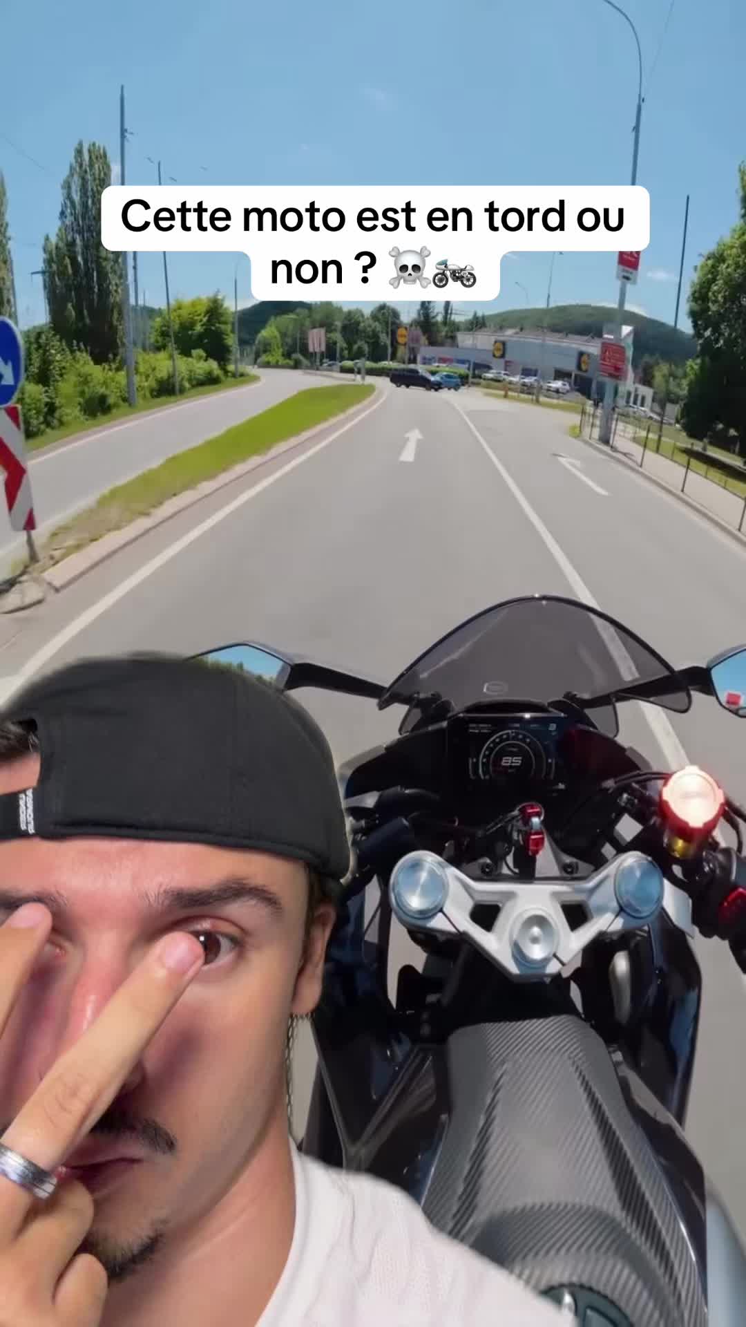 @AKIRO