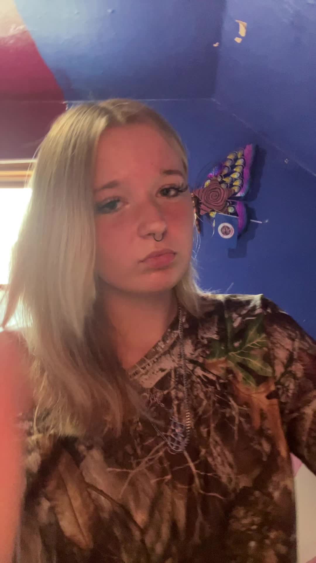 @ツ