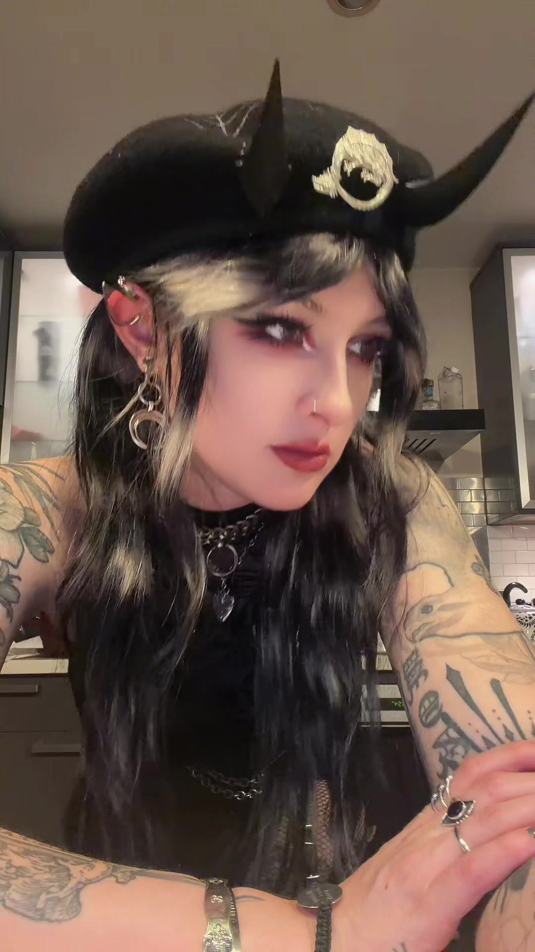 @MOTHICA