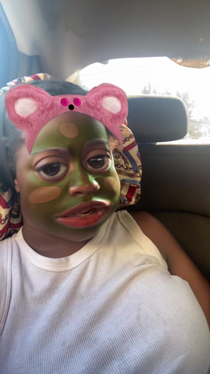 @thatgirl_Nyia