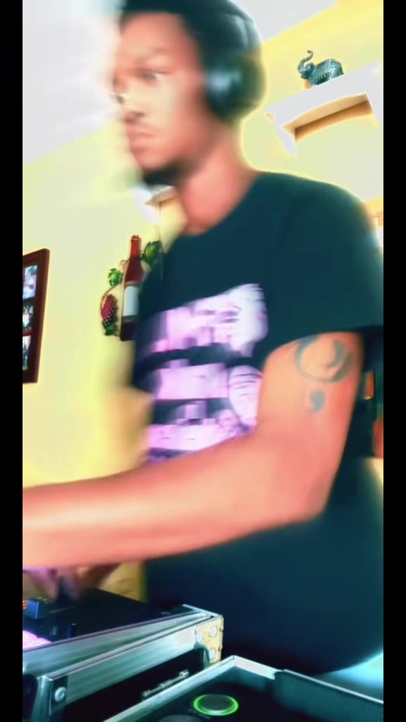 @DJ Stro