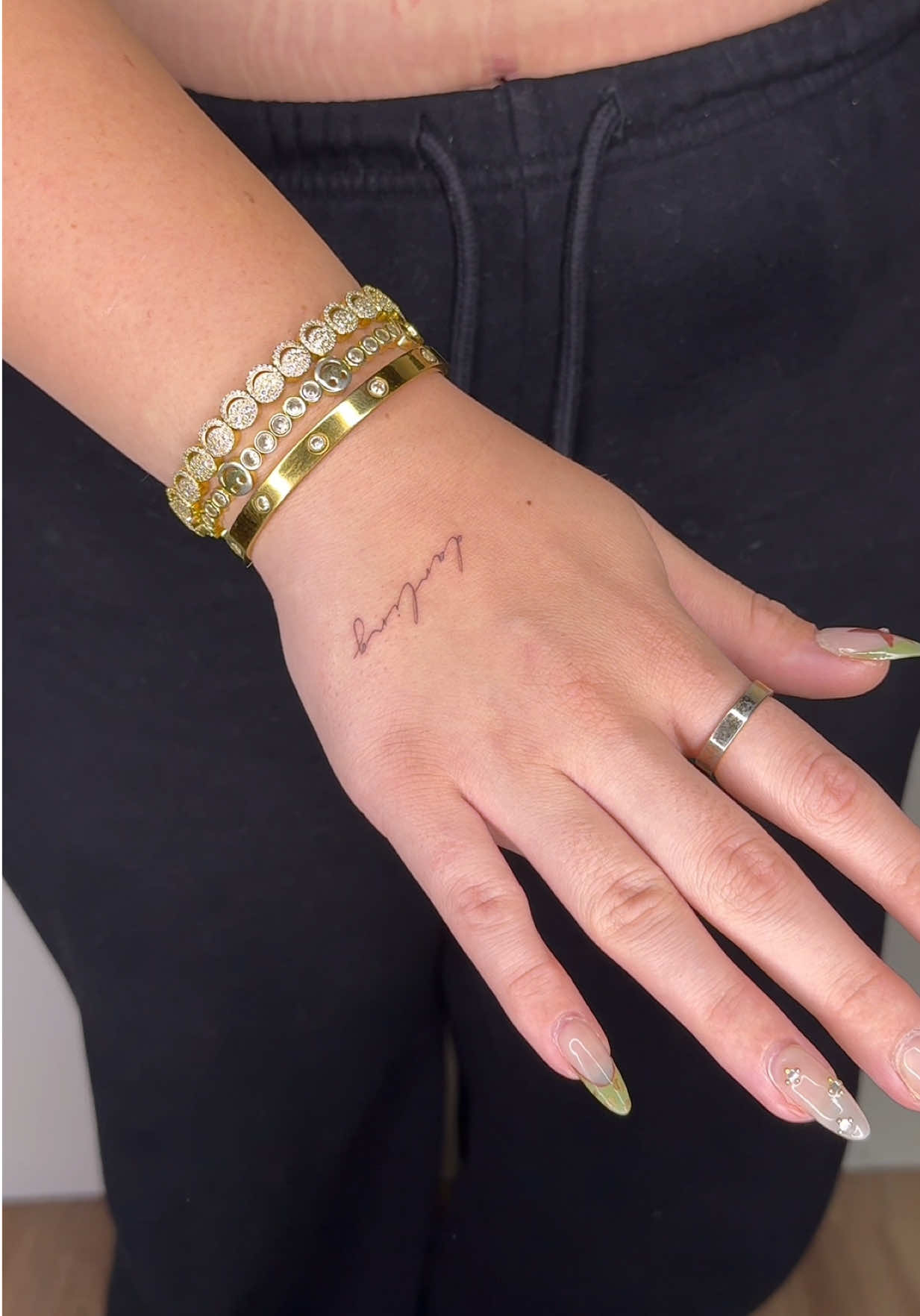 @myah | fine line tattoo artist