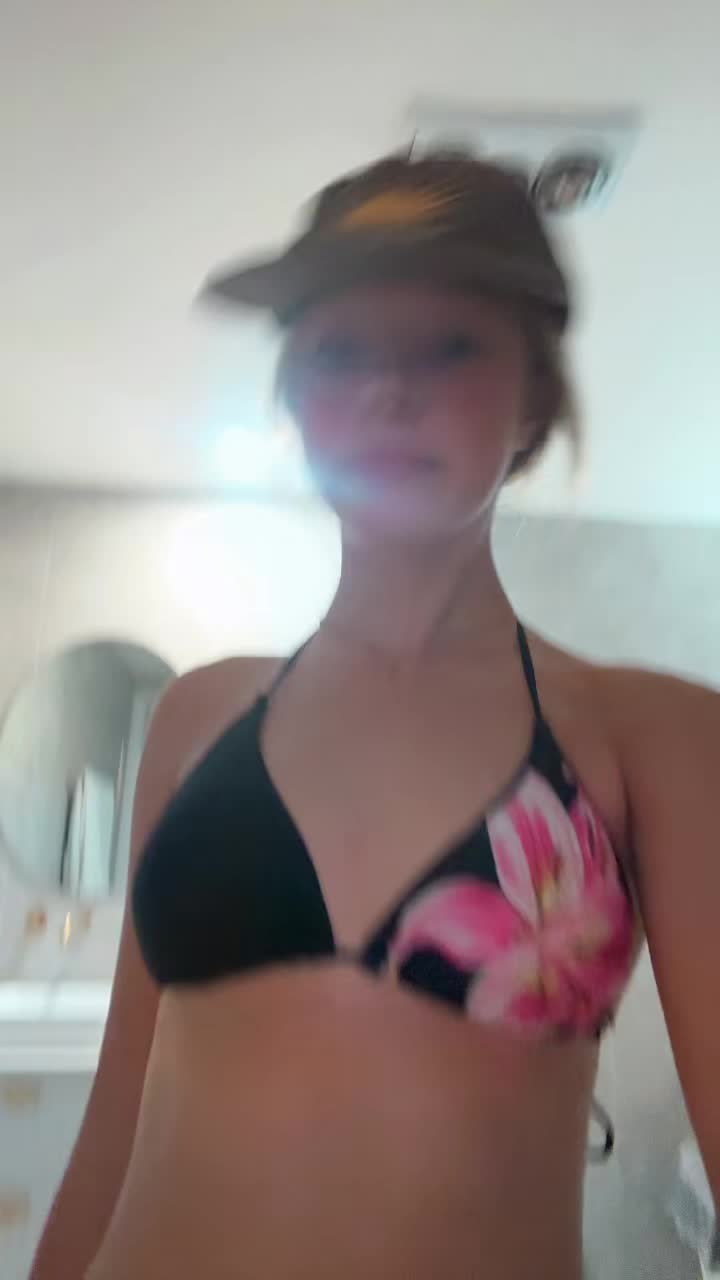 @🫨