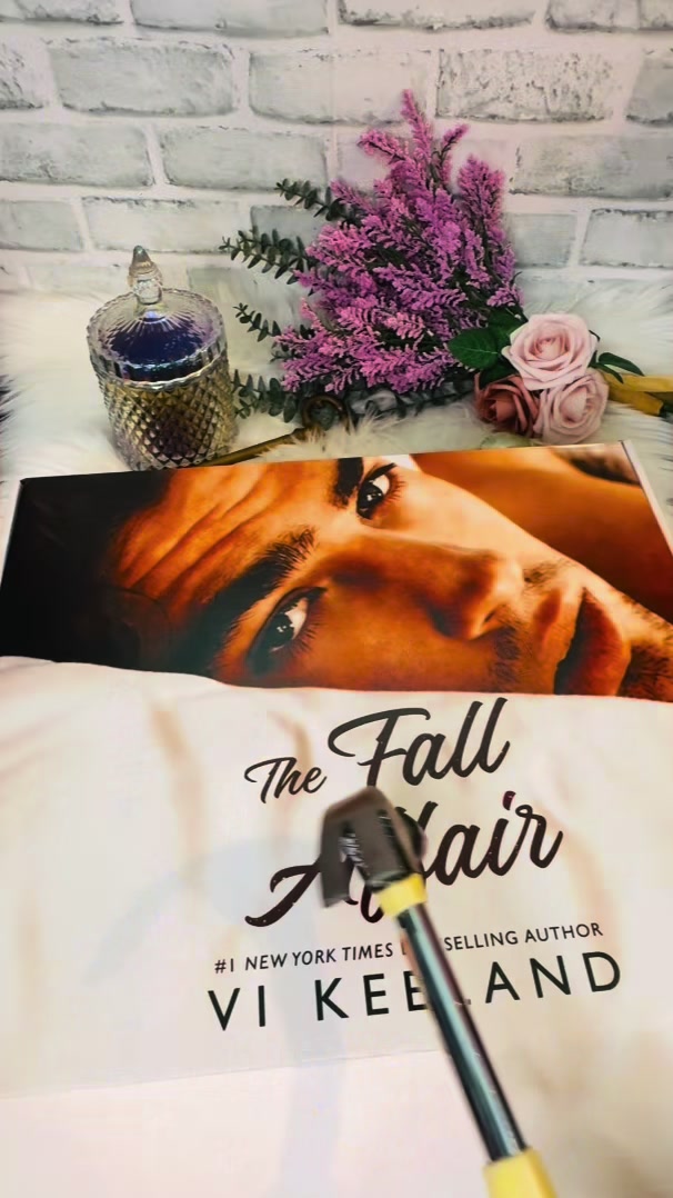 @MissPetiteBrunetteBookBlog