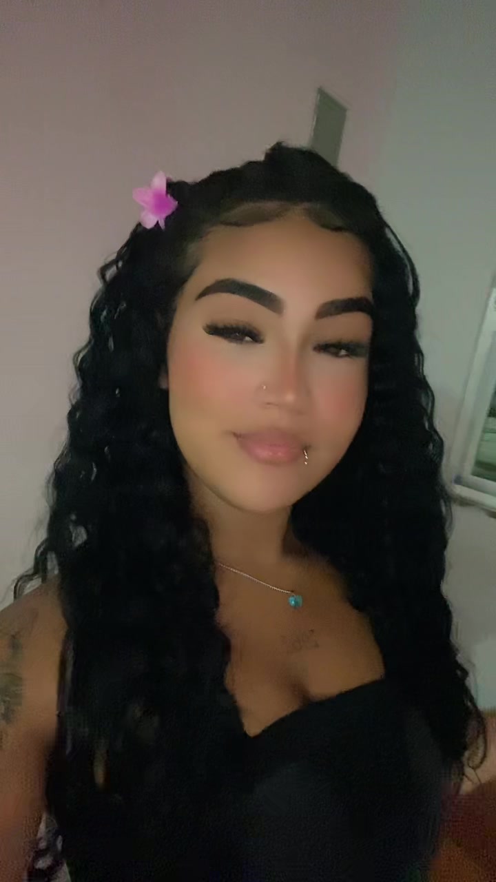 @Aninha_07