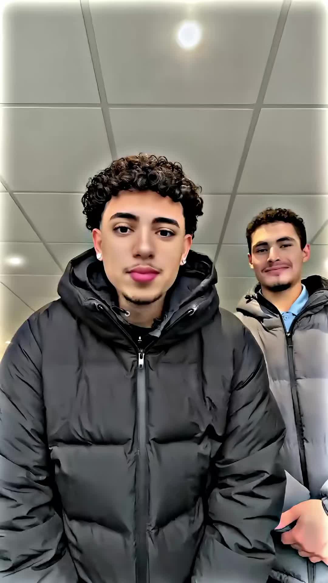 @𝗝𝗢𝗡𝗔_𝗘𝗗𝗜𝗧𝗭.✍︎🥷🏽