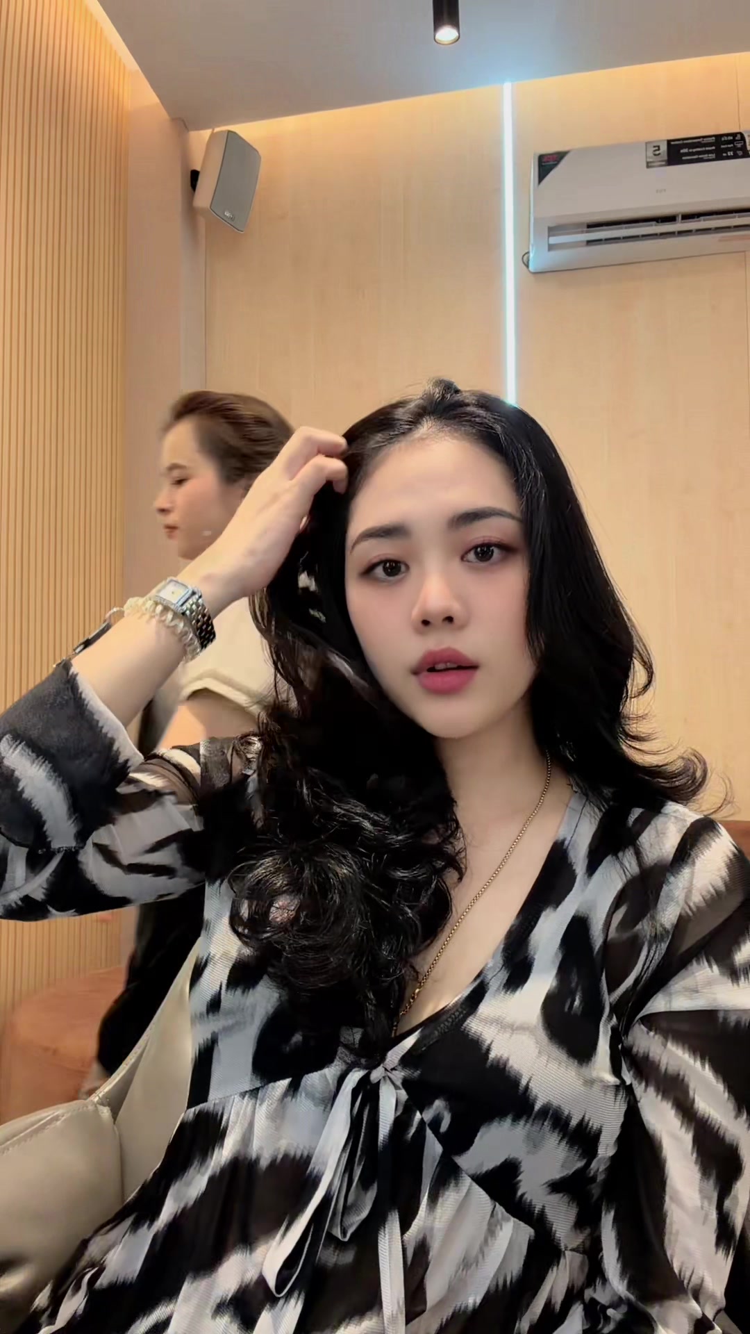 @Khin Hlwan