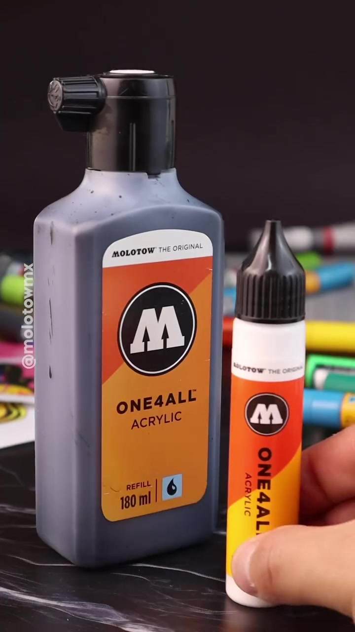 @MOLOTOW