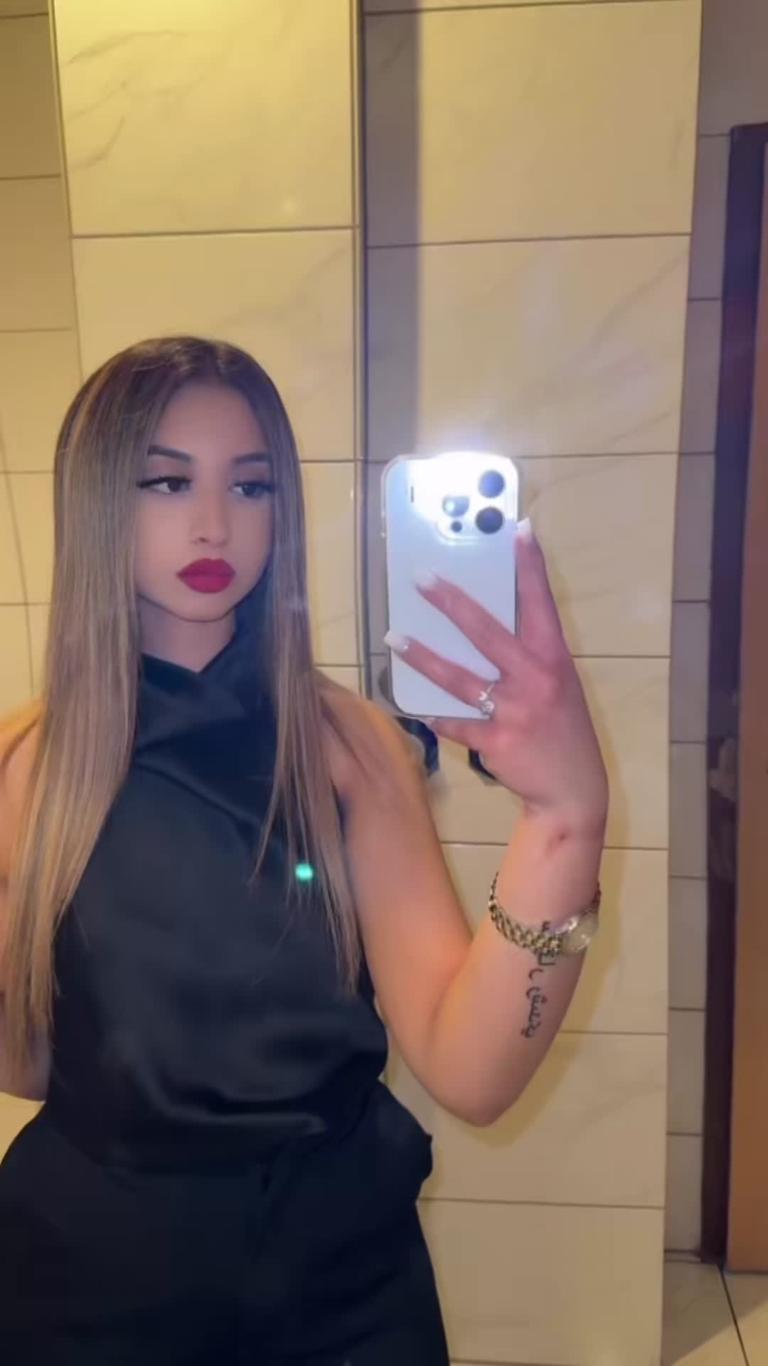 @𝓡