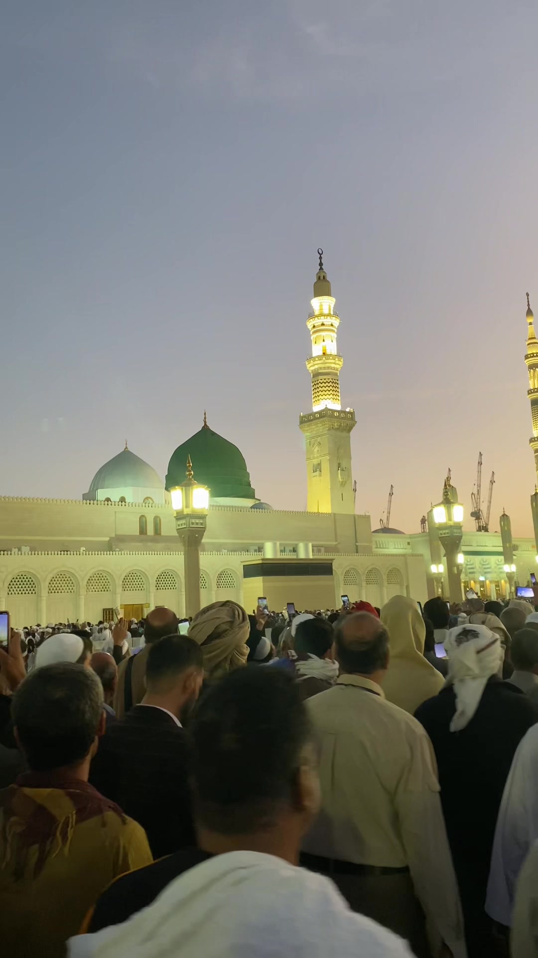 @Shabi Khan🍁🇸🇦