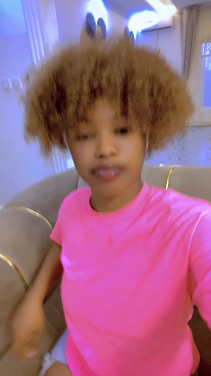 @Queen Mila 🇺🇸🇨🇦