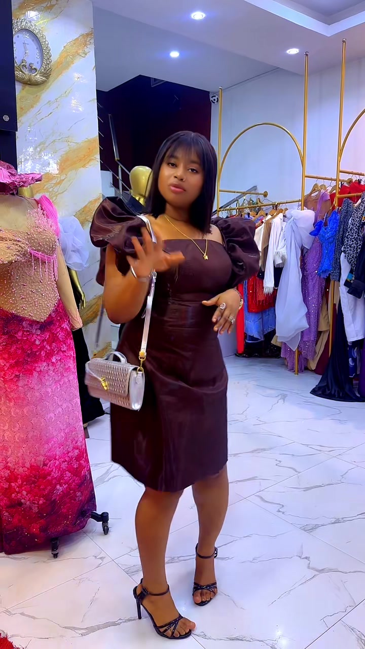 @HOUSEOFVEEE