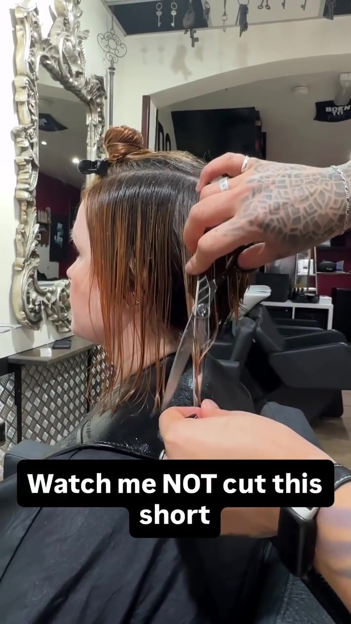 @Short Hair Cutting Specialist
