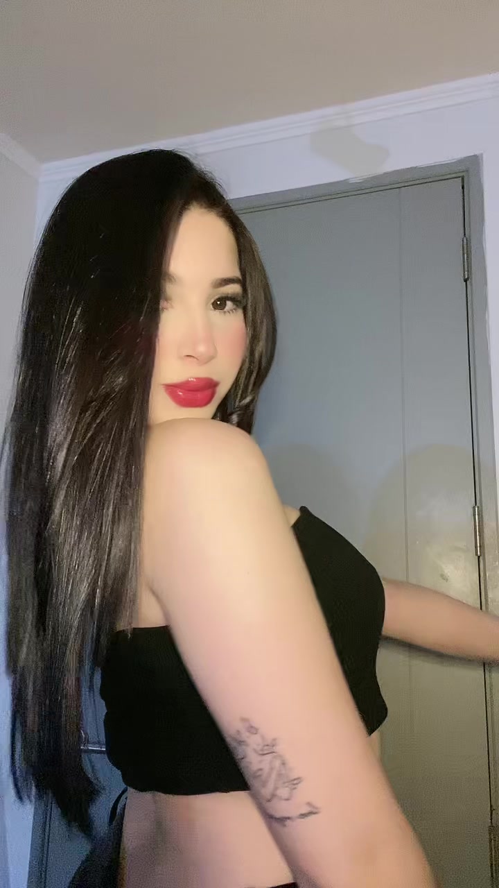 @Ashley Valentina💕