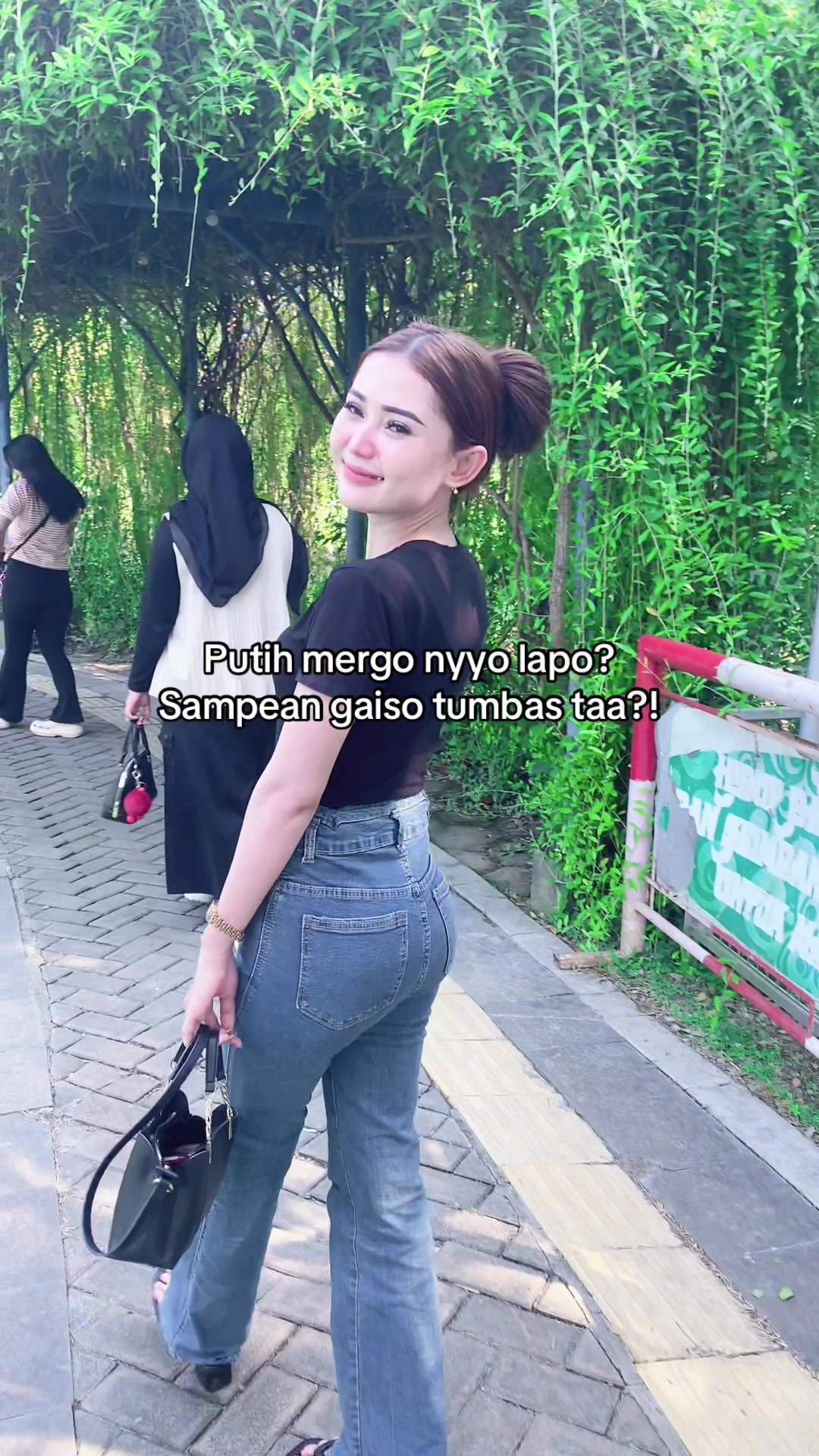 @Lili