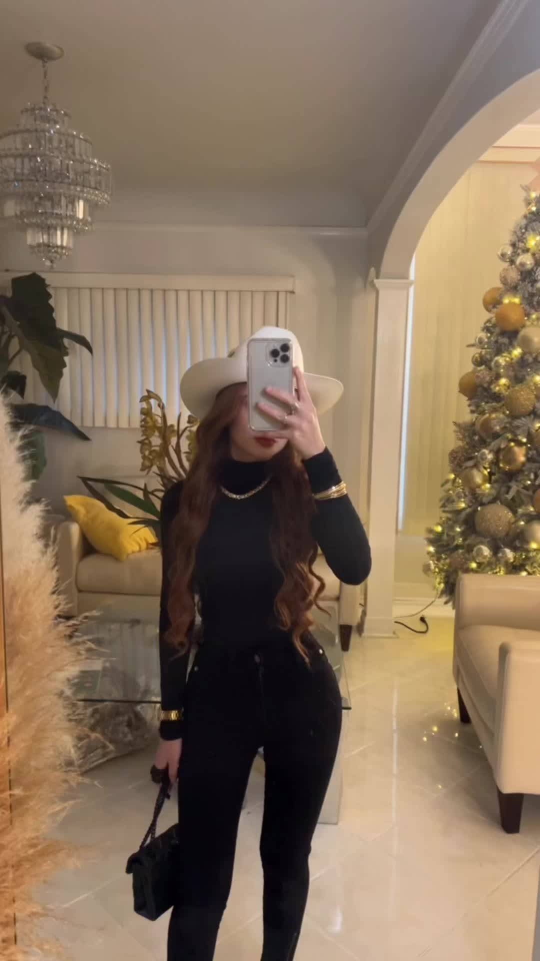 @𝐽𝑎𝑠𝑚𝑖𝑛𝑒♕