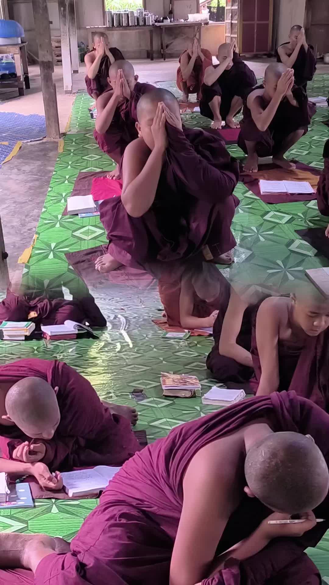 @đšáĄááŻááşá¸áá˛áˇđááášááŹááŽđš