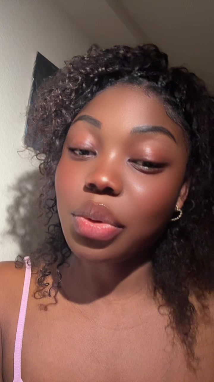 @QUEENFIRST🤍🦋