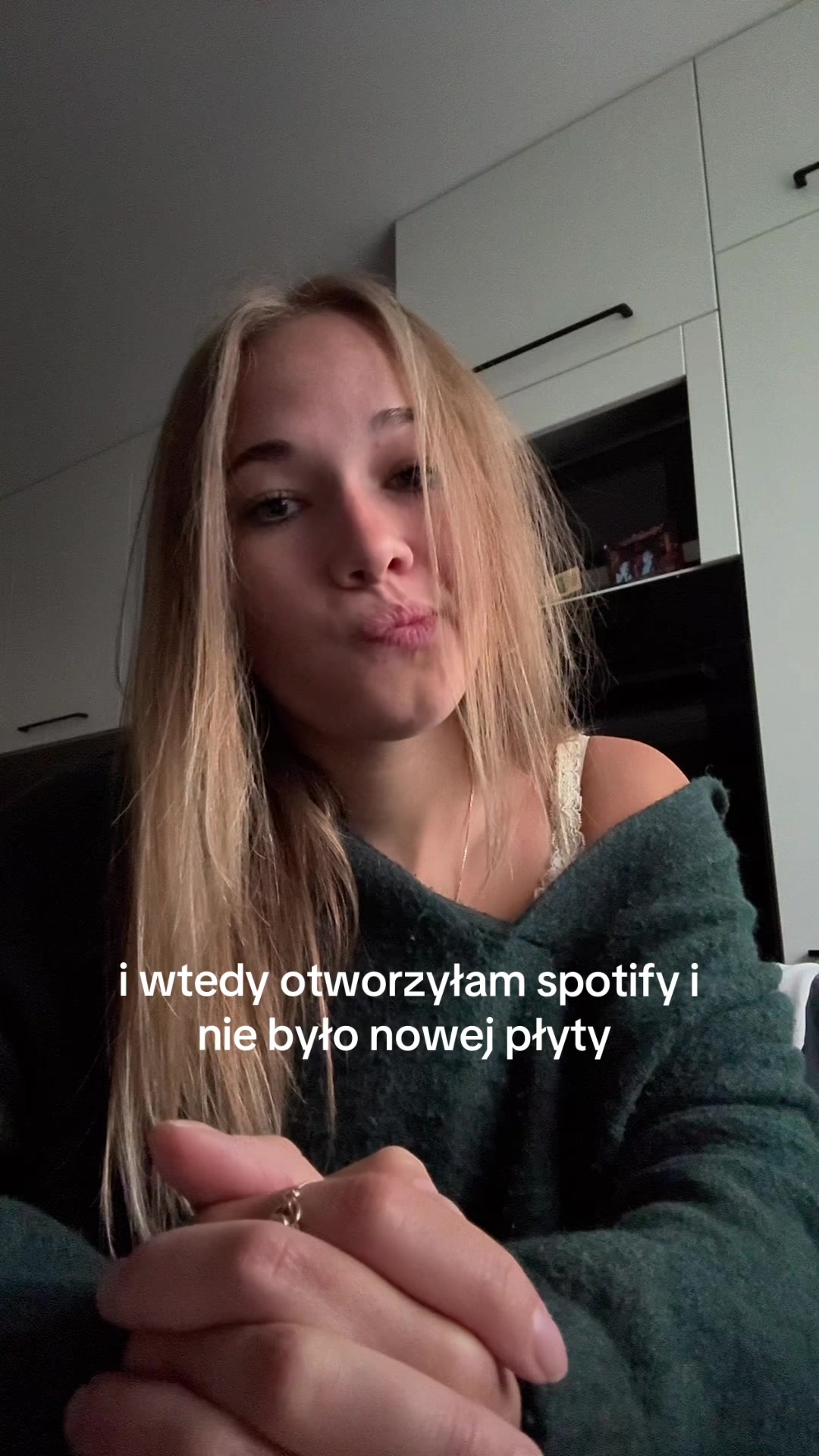 @em⋆˙⟡