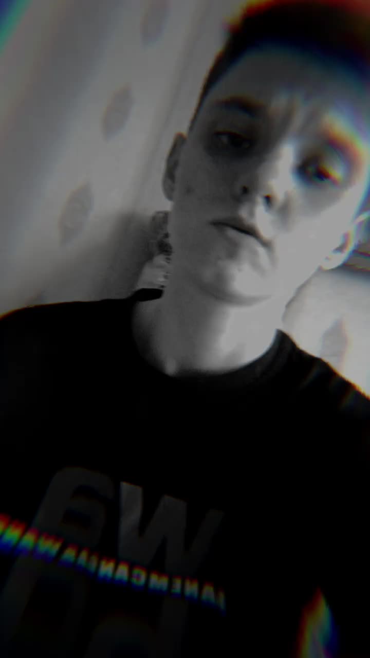 @𝓑𝓻𝓸𝓴𝓮𝓷 𝓗𝓮𝓪𝓻𝓽♡