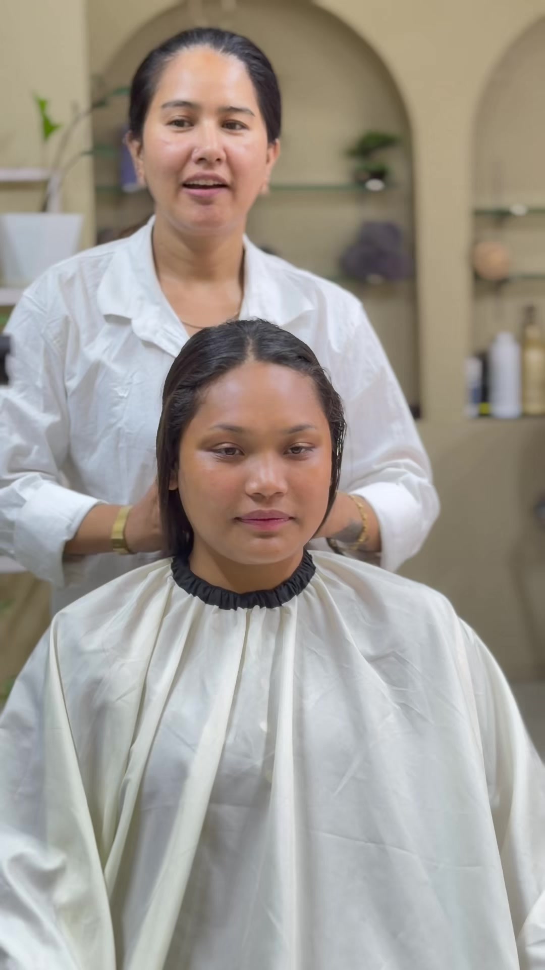 @Looks unisex salon