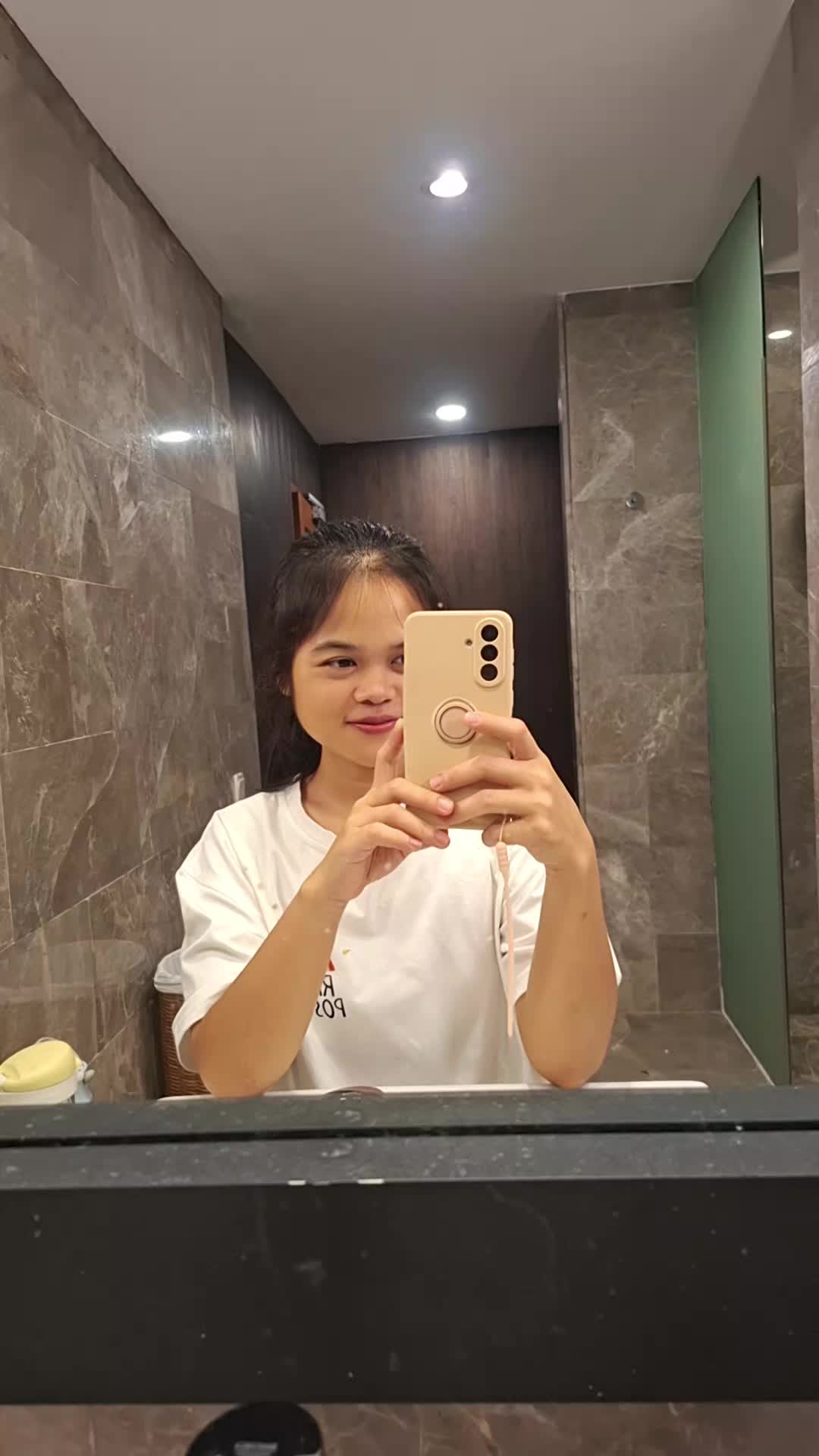 @hallo_ayu98