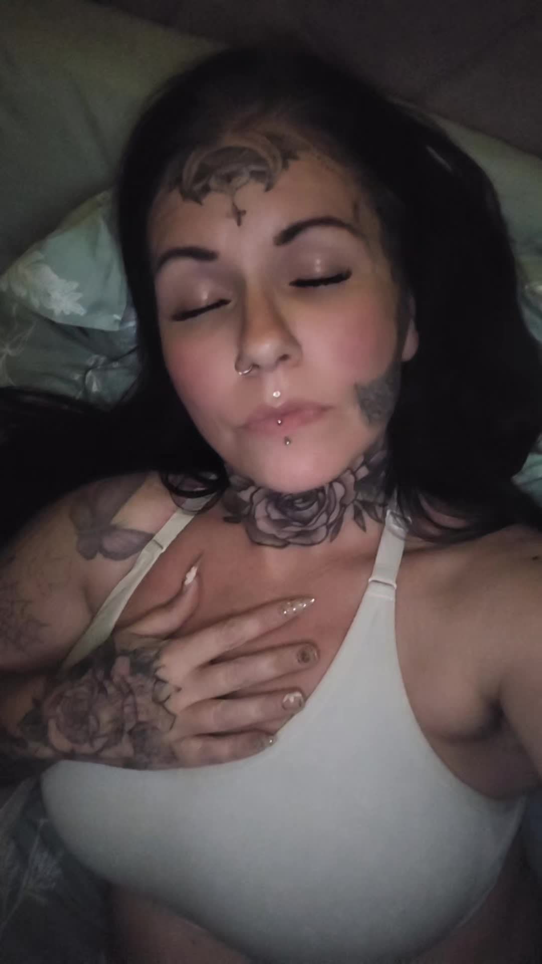 @👑B