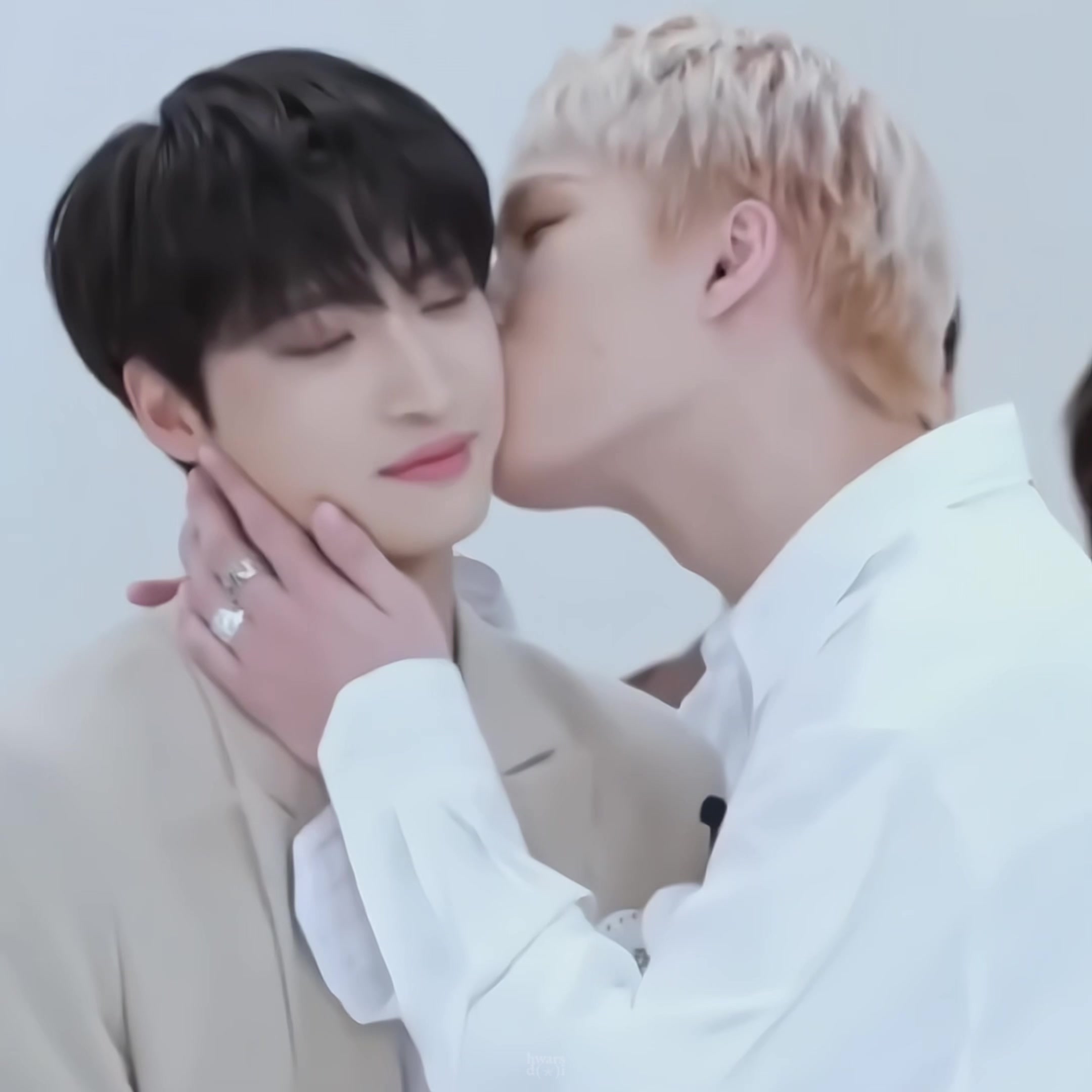 @화디𓇼