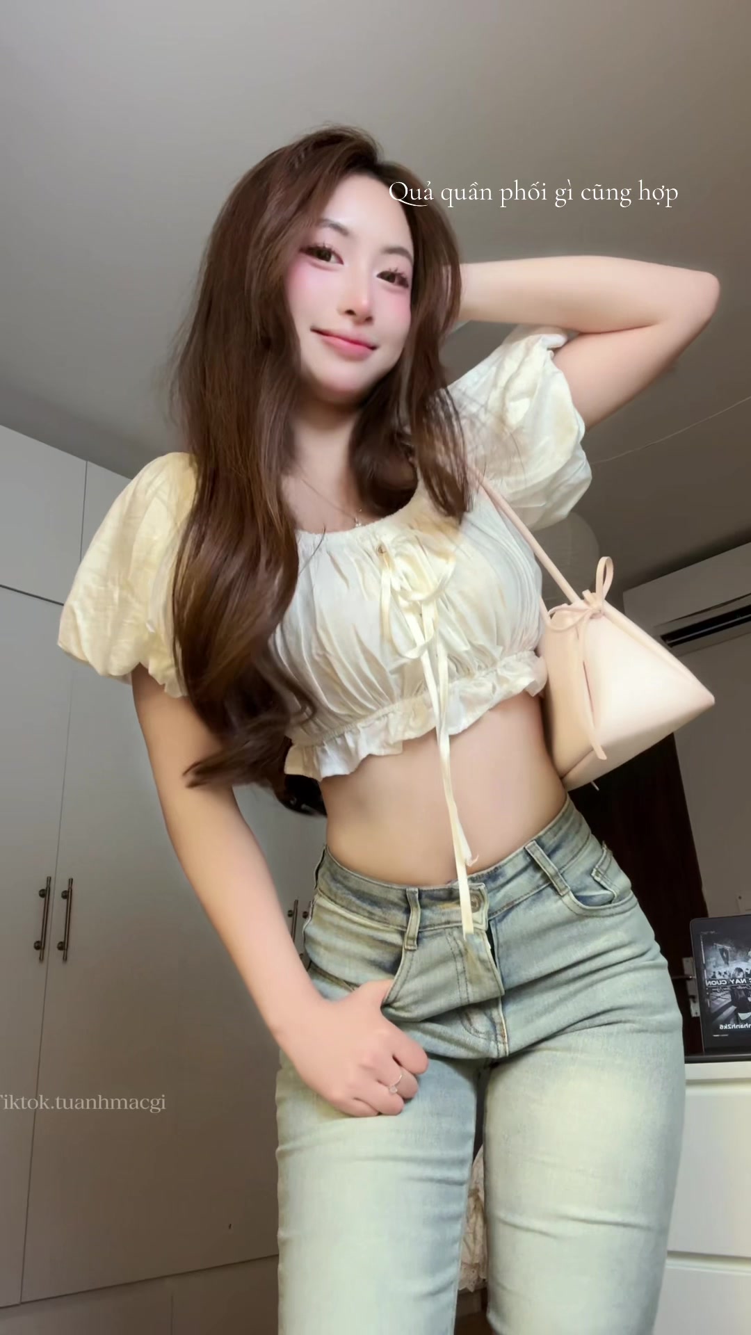 @T&Uacute; ANH MẶC G&Igrave;