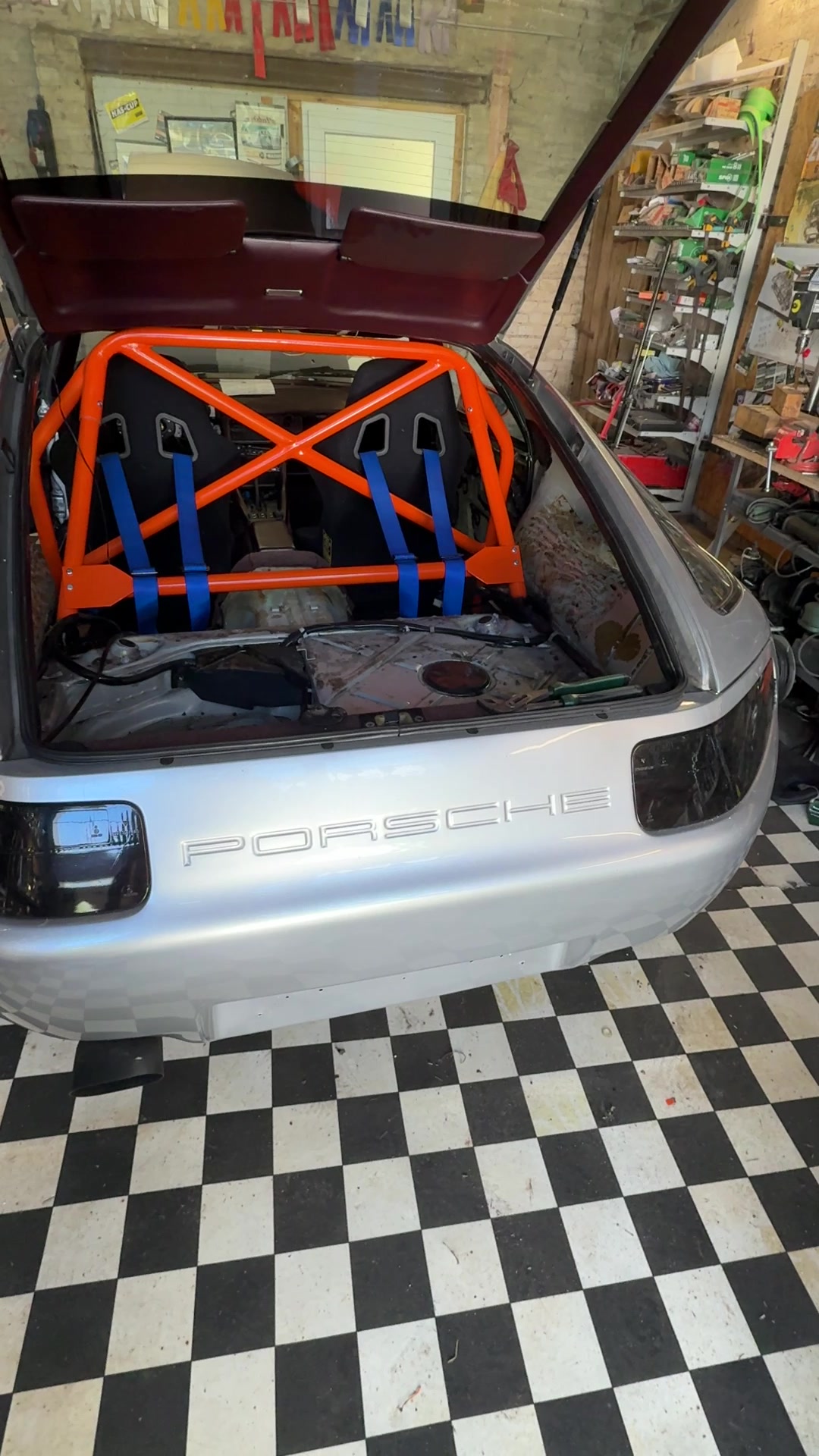 @Multipla 135i / Porsche 928 S4