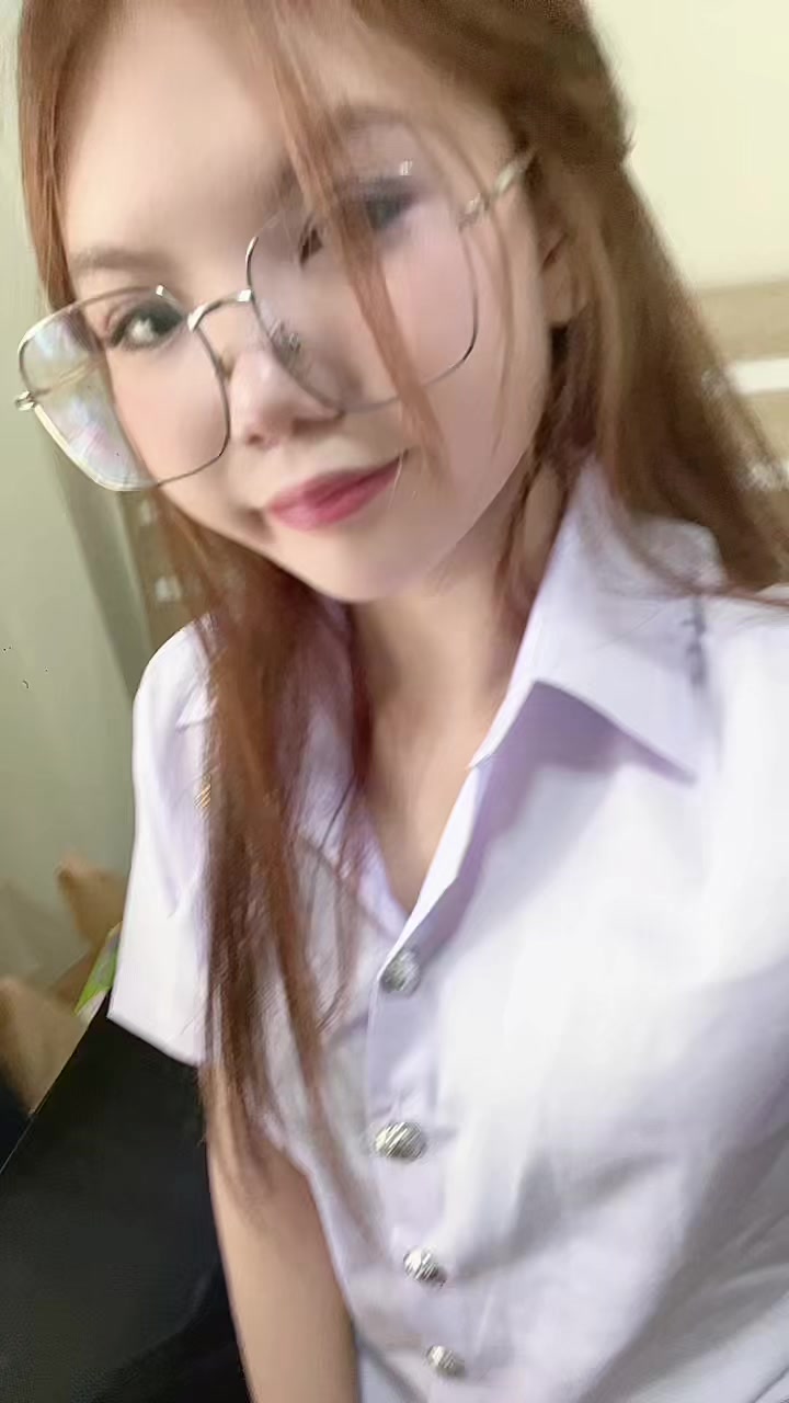 @ใบหม่อน