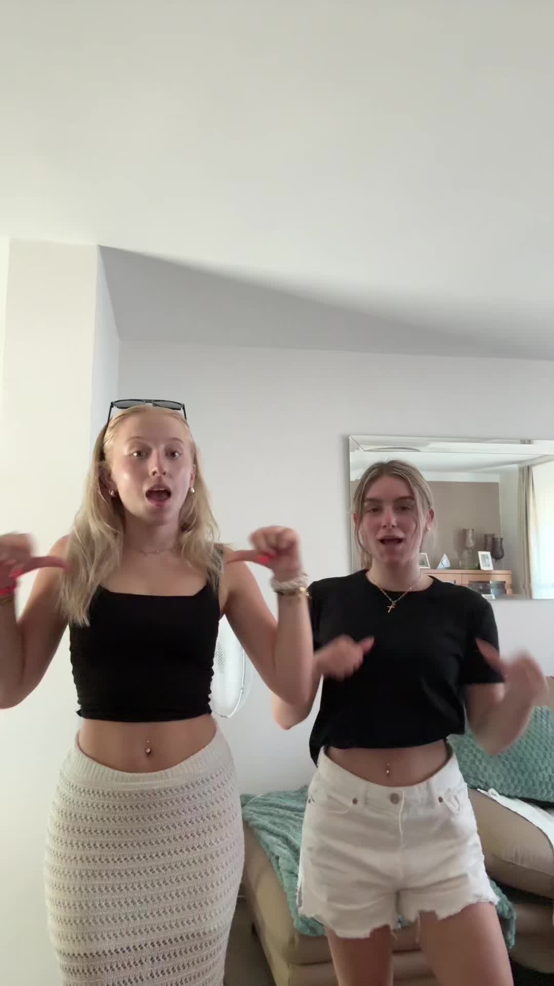 @annaxaurora