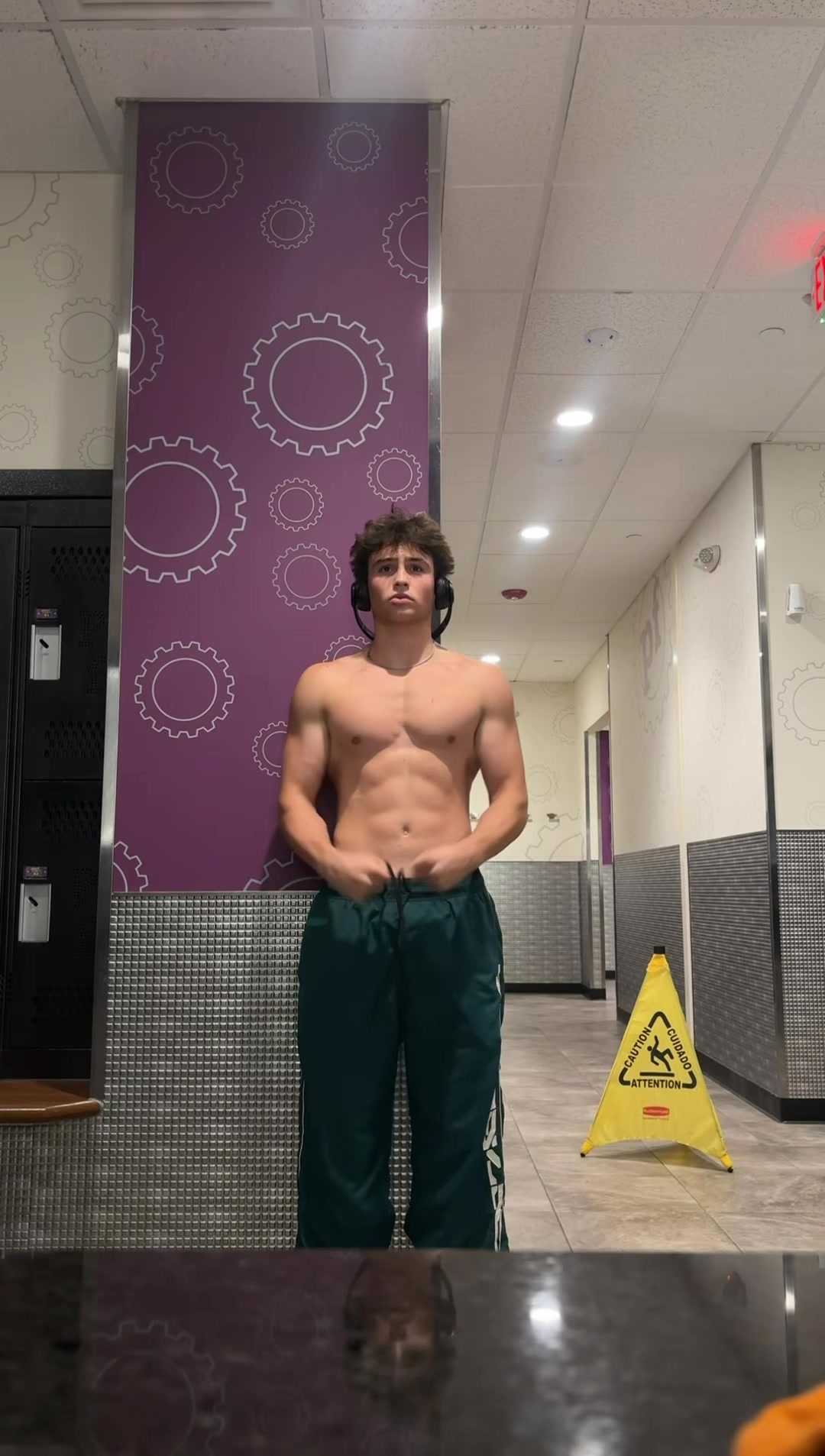 @anthonygach0