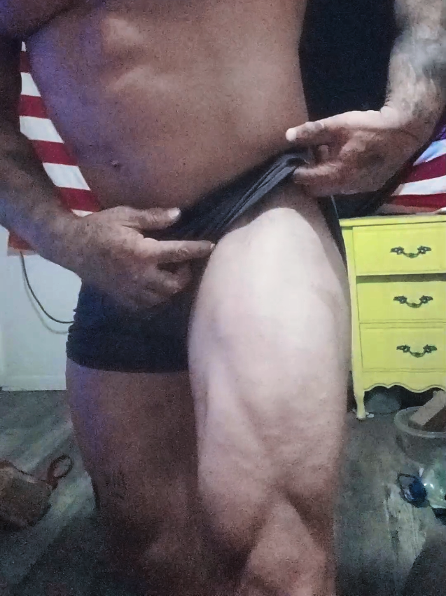 @Flesh_artist_1985