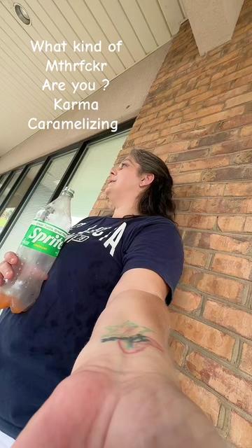 @_DanDeLioness