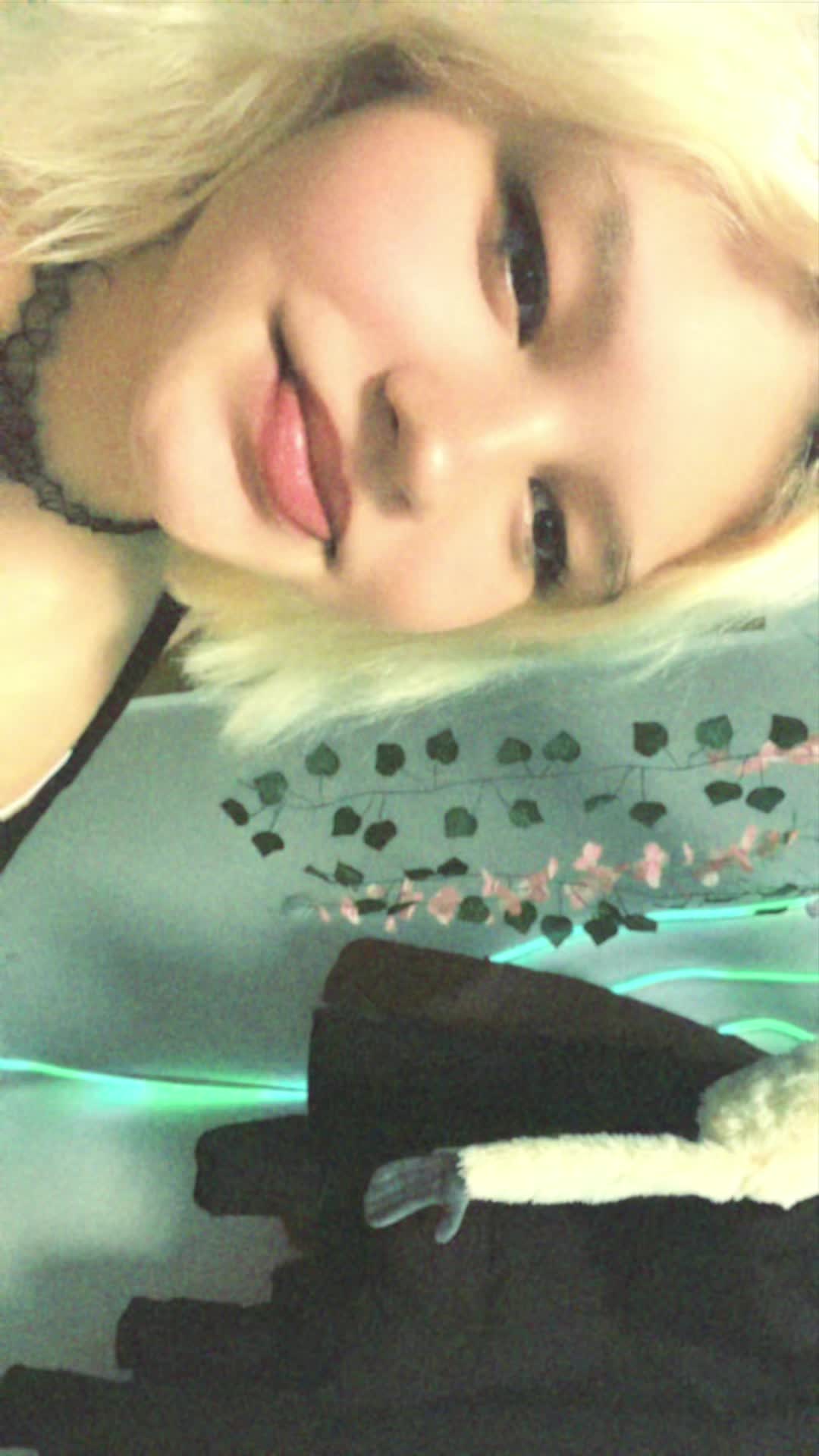 @Deutsche mit Herz🖤🤍❤️