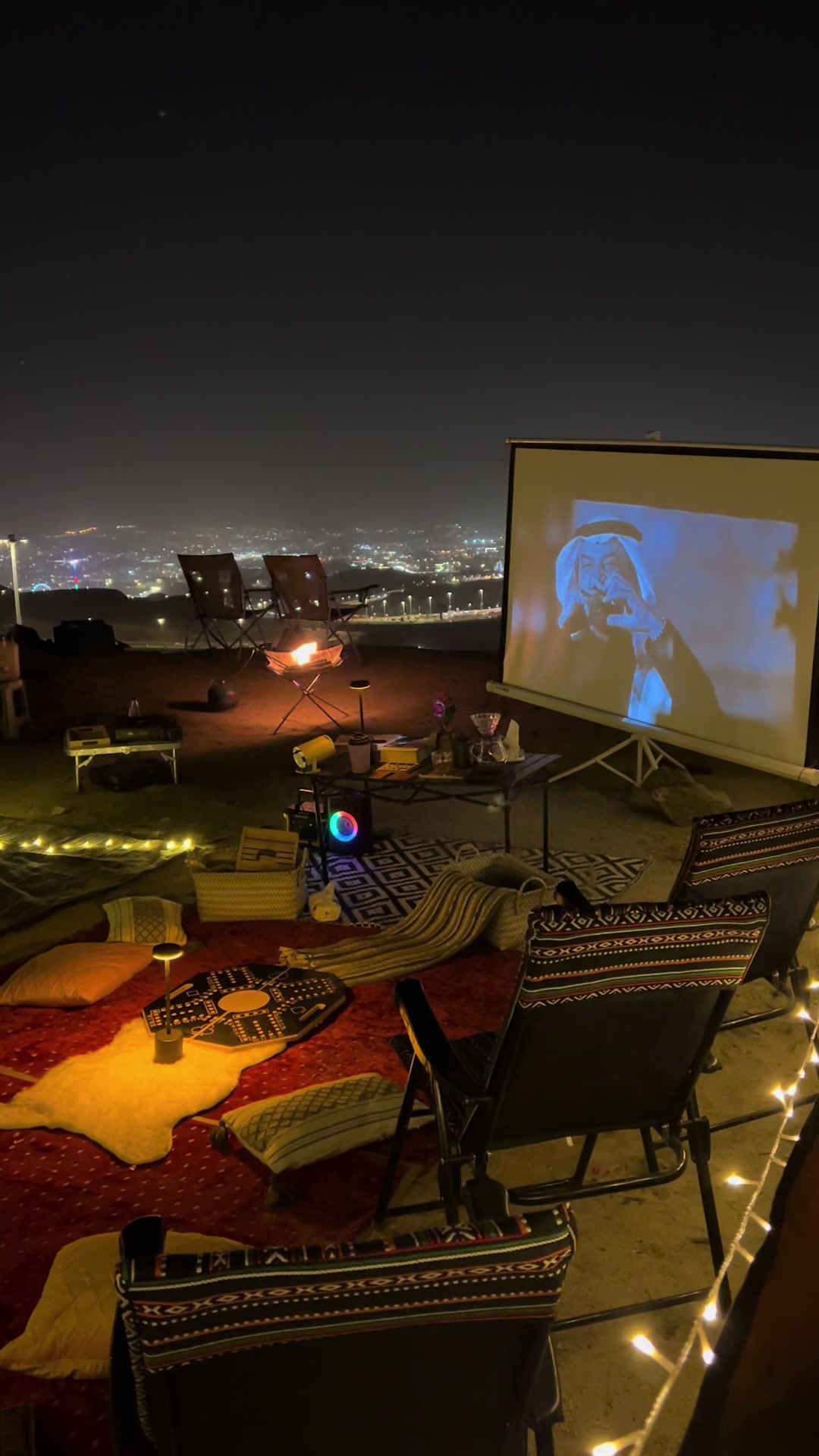 @جلسه وقمرا ⛺️🌌