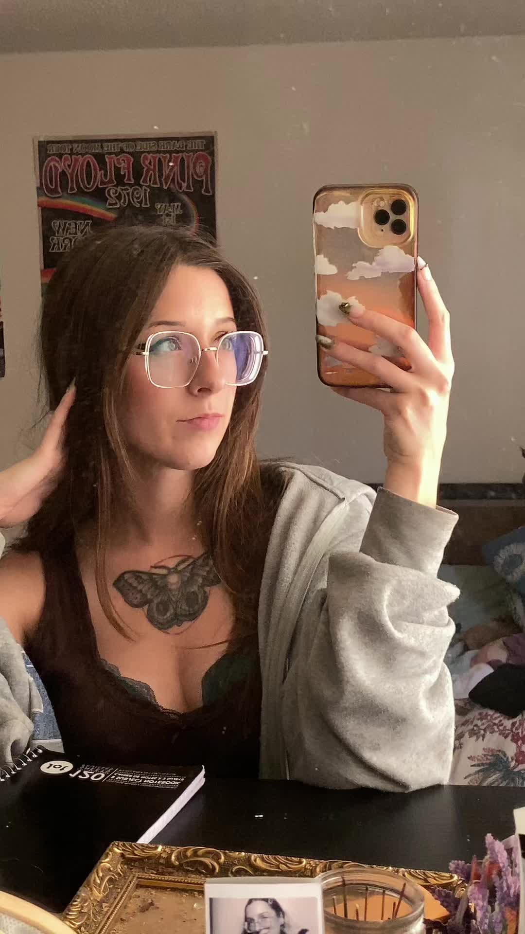 @Rae.L